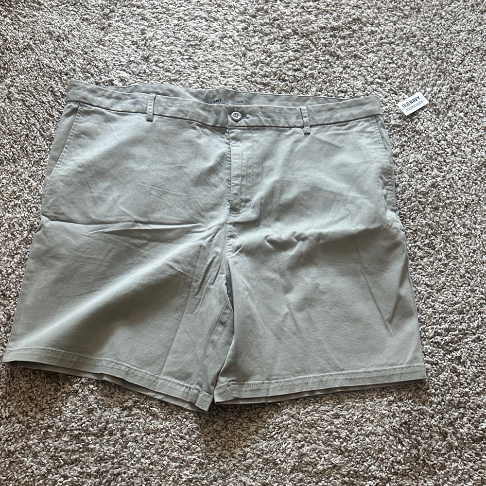 Old Navy Men's Flat Front Shorts in Light Gray
